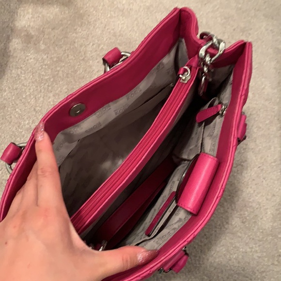 Authentic Micheal Kors fuchsia bag - Picture 2 of 6